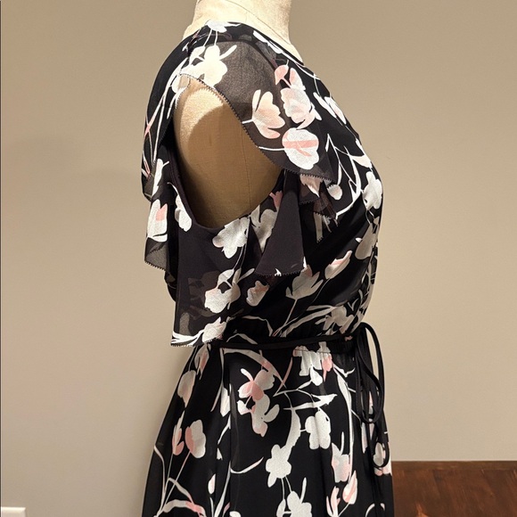 White House Black Market Flutter Sleeve Floral High Low Dress Size 2 - Picture 8 of 16